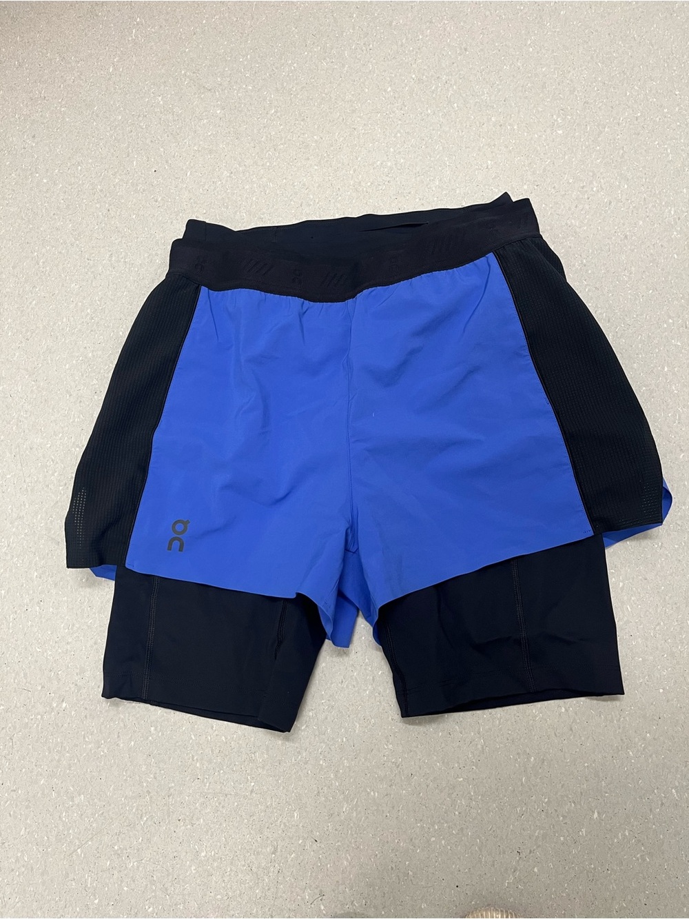 On Running Women’s Running Shorts Cobalt/Black Size Small - Picture 14 of 14
